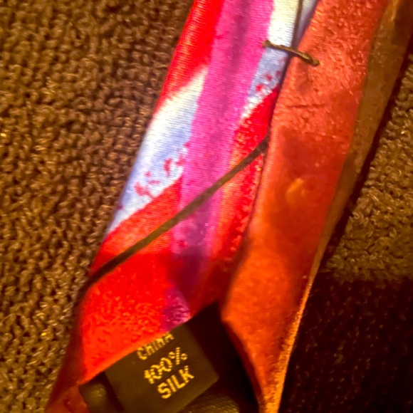 Great looking J.Garcia tie, bright red, pink, purple=awesome! - Picture 5 of 5